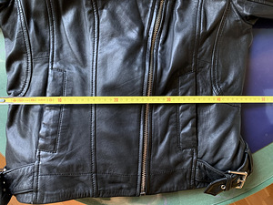 Uus naiste nahk biker-jakk RESERVED s42 (7 foto / 10)