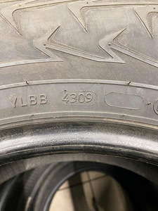 Michelin m+s 225/60r16 STUDDED (3009) 3-4mm 2tk. (6 foto / 6)