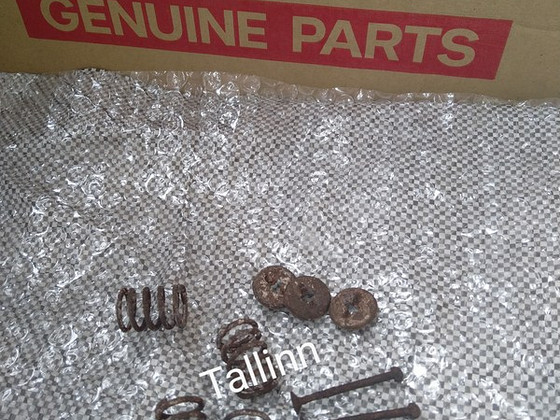 Toyota Land Cruiser 200 47447-22010 90501-20604 47449-30030