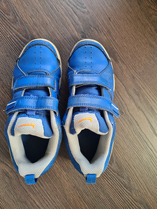 Кожаные кроссовки Nike s.32 (1 фото из 4)