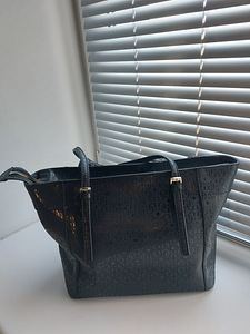 Guess сумку (2 фото из 4)