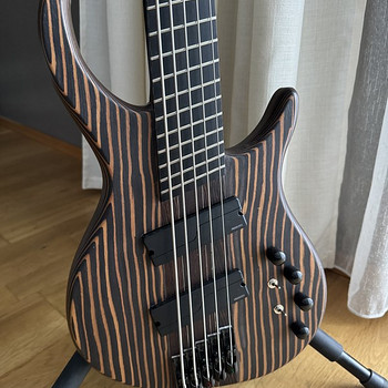 Bass guitar special crafted