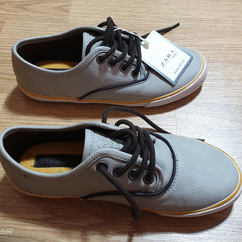 Zara тенниски 30/31 размер