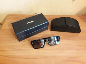 PRADA originaal päikeseprillid (1 foto / 4)