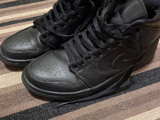 Air jordan 1 mid retro black