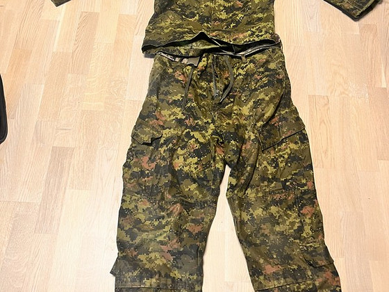 Продаю комплект с штанами и курткой в кад-пате
