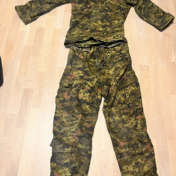 Продаю комплект с штанами и курткой в кад-пате
