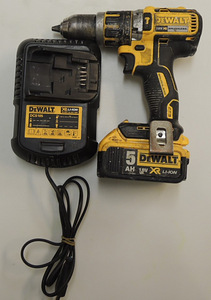 Akutrell DeWalt DCD795 + laadija (2 foto / 6)