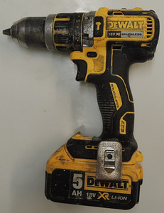 Akutrell DeWalt DCD795 + laadija (3 foto / 6)