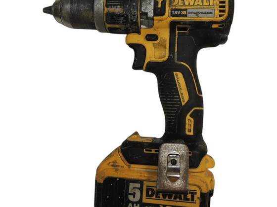 Аккумуляторная дрель DeWalt DCD795 + зарядка