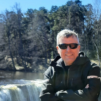 Водитель микроавтобуса. Техник по ремонту.