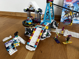 LEGO® Friends Снежный курорт Горнолыжный подъемник 41324 (2 фото из 7)