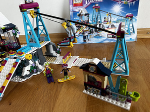LEGO® Friends Снежный курорт Горнолыжный подъемник 41324 (3 фото из 7)