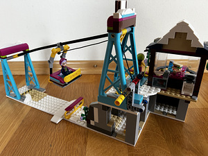 LEGO® Friends Снежный курорт Горнолыжный подъемник 41324 (6 фото из 7)