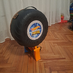 Монстр-траки Hotweels (1 фото из 4)