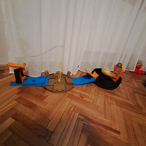 Монстр-траки Hotweels (3 фото из 4)