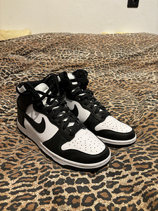 Nike Dunk High Panda (3 фото из 3)