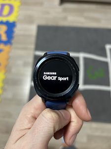 Samsung Gear Sport (2 foto / 7)