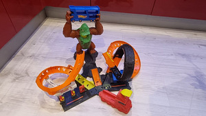 Hot Wheels City Gorilla Slam GTT94 (7 foto / 9)