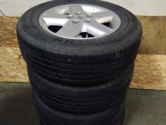 Летняя резина на дисках 215/65 R16