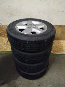 Suverehvid ketastel 215/65 R16 (1 foto / 3)