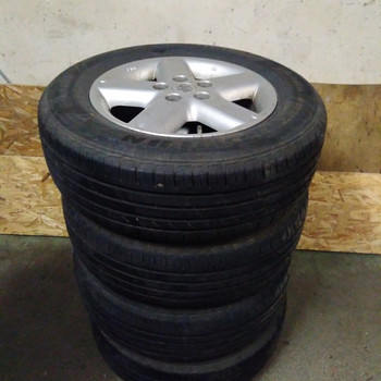 Летняя резина на дисках 215/65 R16