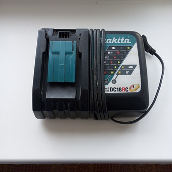 Laadija MAKITA DC 18 RC