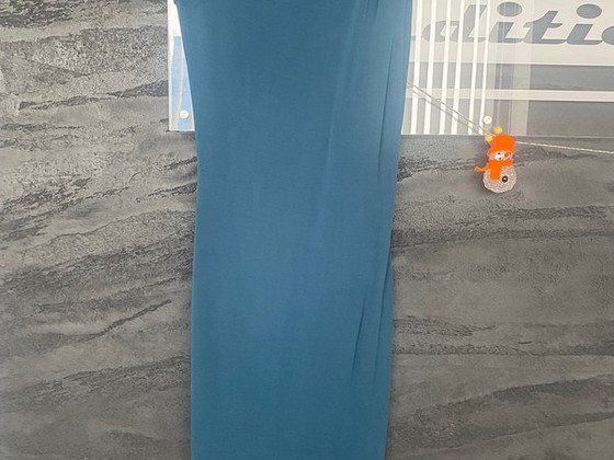 Зеленое платье Guess из эластичной ткани