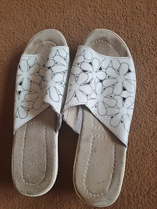 Nahast sandaalid suurus 39-40 (1 foto / 4)