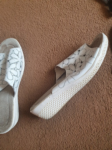 Nahast sandaalid suurus 39-40 (2 foto / 4)