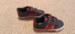 Кроссовки Adidas, размер 26 (1 фото из 4)