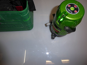 Ristlaaser Fukuda EK-169GJ + prillid + kohver (6 foto / 8)