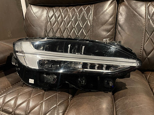 VOLVO S90/V90 Eesmine parem esilatern (2 foto / 8)