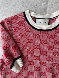 Gucci свитер. (2 фото из 4)
