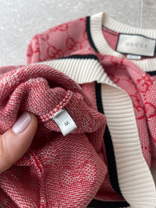 Gucci свитер. (3 фото из 4)