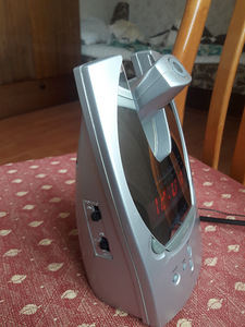 Kell-raadio-äratuskell-projektor (2 foto / 2)