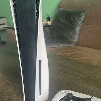 Sony PlayStation 5 825gb+2 game disk+psp remote