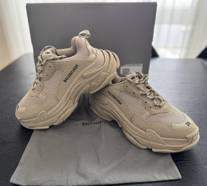 Туфли Triple S от Balencia (2 фото из 3)