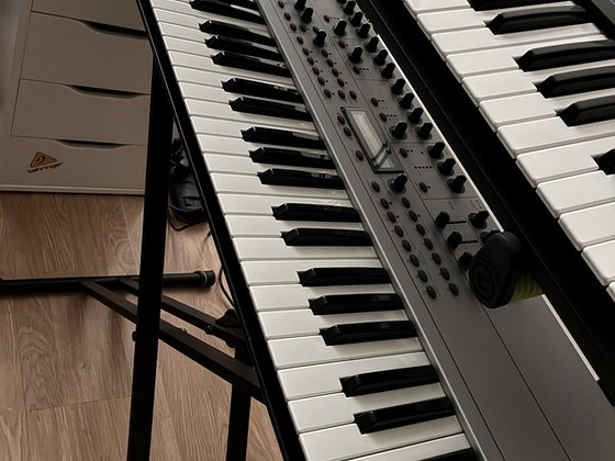 Культовый синтезатор novation KS 5 VA