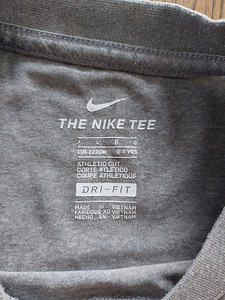 Nike spordisärk korralik suurus 116-122 (4 foto / 5)