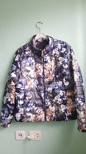 Куртки женские (3 фото из 4)