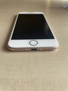 iPhone 7 32 GB (2 foto / 6)