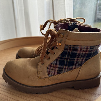 Guess saapad 37