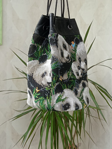 Бисерная сумочка-панды. (3 фото из 3)