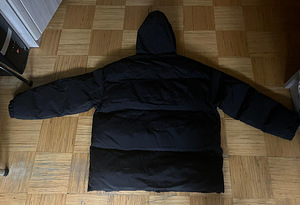 Продажа весенних курток (2 фото из 4)