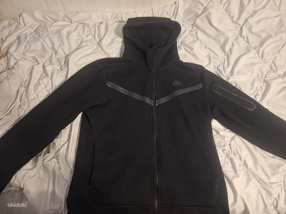 Nike tech fleece (black)