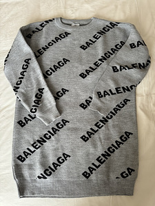 Свитер Balenciaga (1 фото из 1)