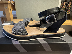 Босоножки Clarks 39 (1 фото из 2)
