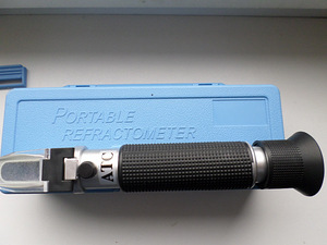 Продам REFRACTOMETER спиртометр (1 фото из 1)