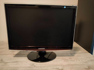 ЖК-телевизор/монитор Samsung T220HD (1 фото из 3)
